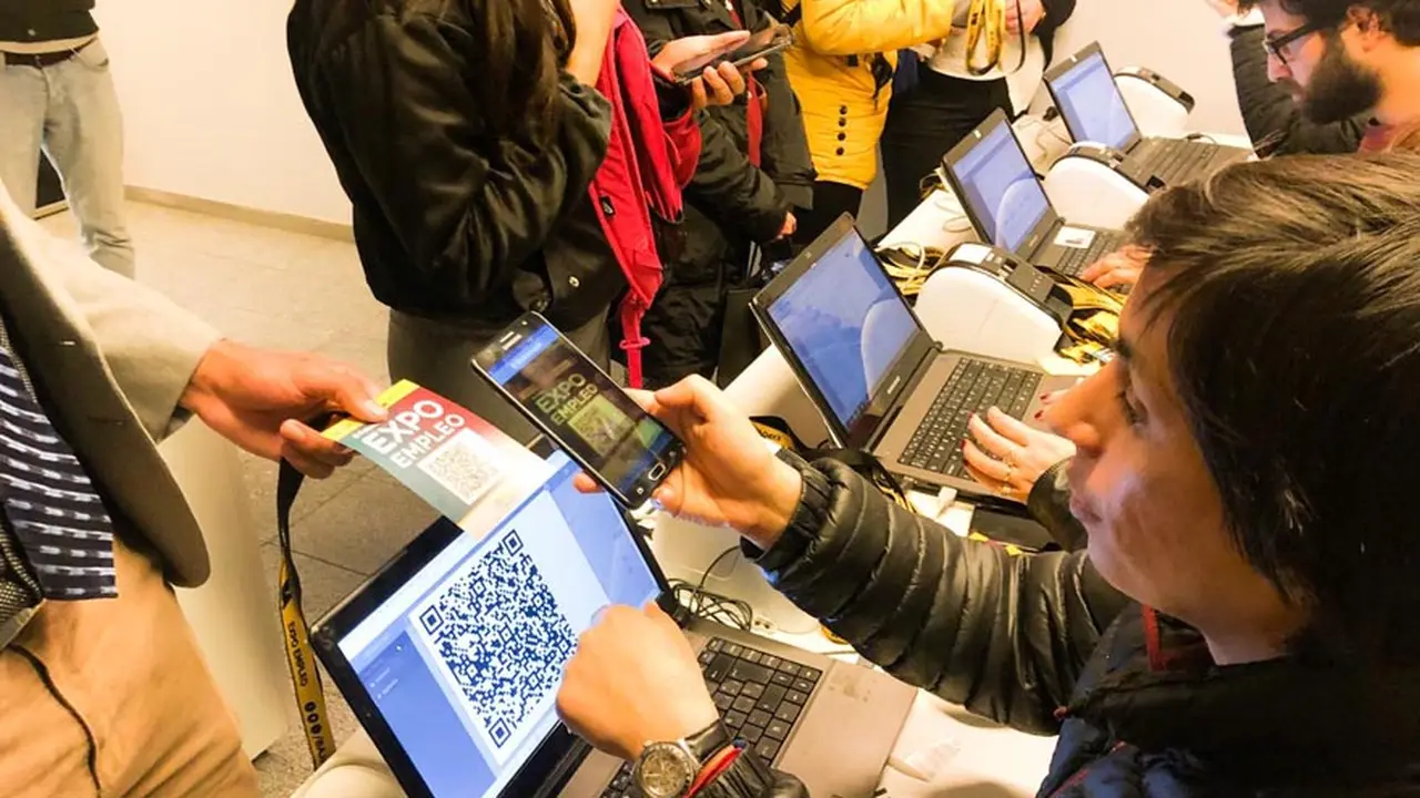 Miles de jóvenes participan de una nueva edición de Expo Empleo, la feria laboral del gobierno porteño