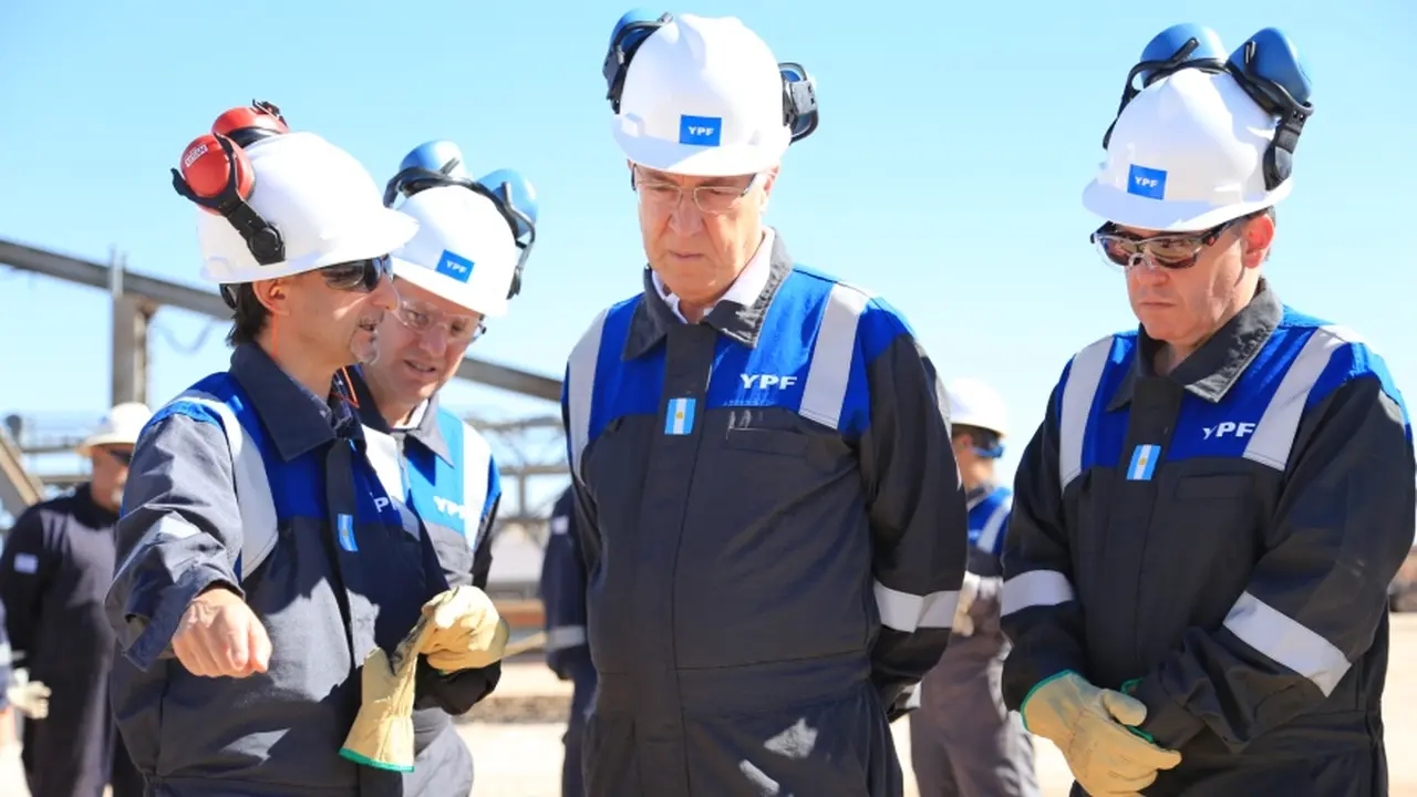 Nielsen recorrió los yacimientos de Vaca Muerta y anticipó la expansión de la actividad de YPF