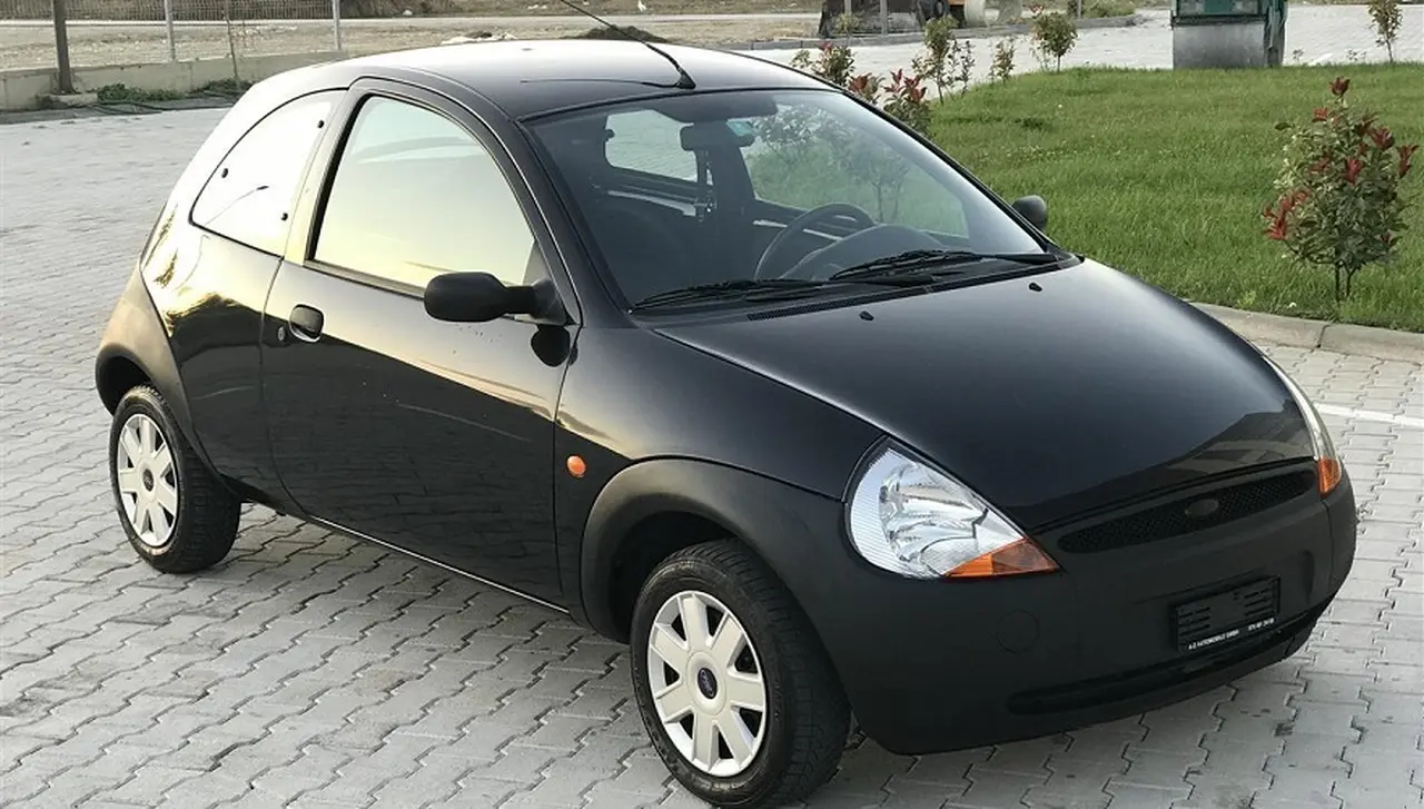 Ford Ka, en una de sus viejas ediciones.