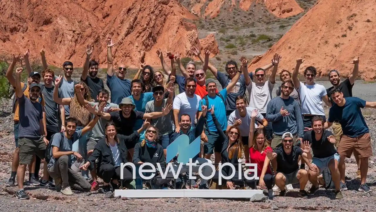 Emprendedores de 17 startups y fundadores y equipo de Newtopia en Purmamarca