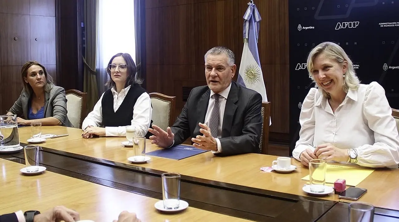 El titular de AFIP calificó a la nueva medida como 