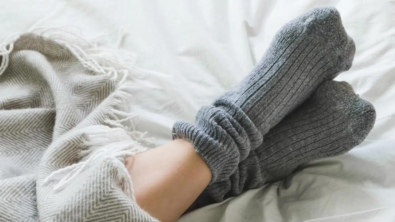 ¿Es mejor dormir con o sin medias?: los sorprendentes resultados de un estudio