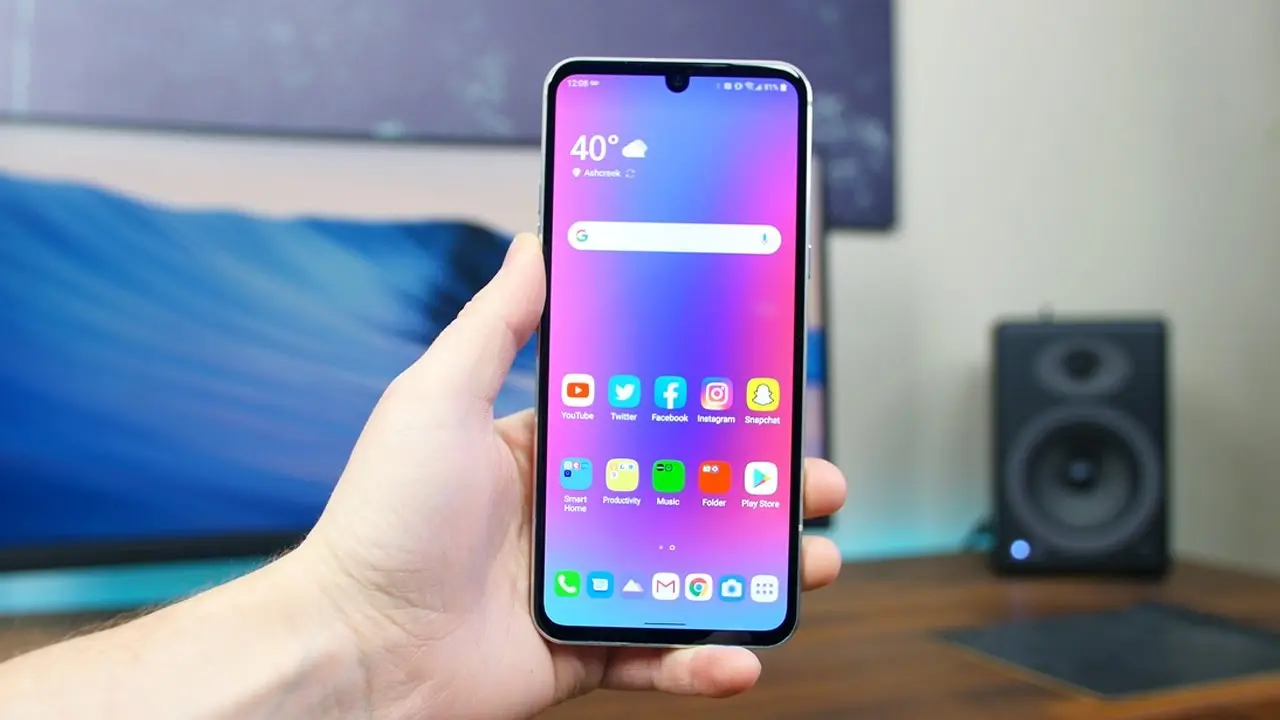 El celular LG V60 ThinQ tiene proyector
