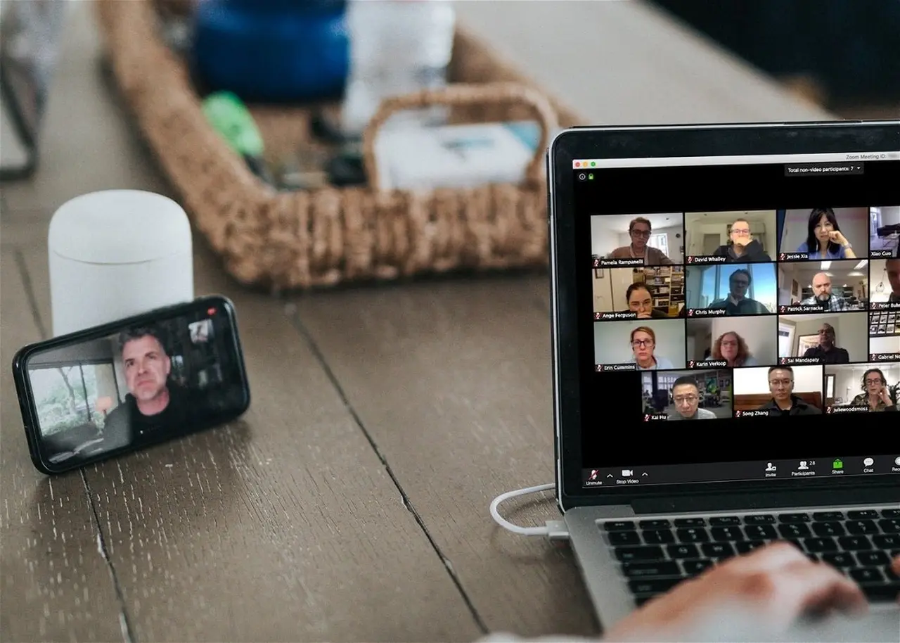 Cómo usar el celular como webcam con simples pasos