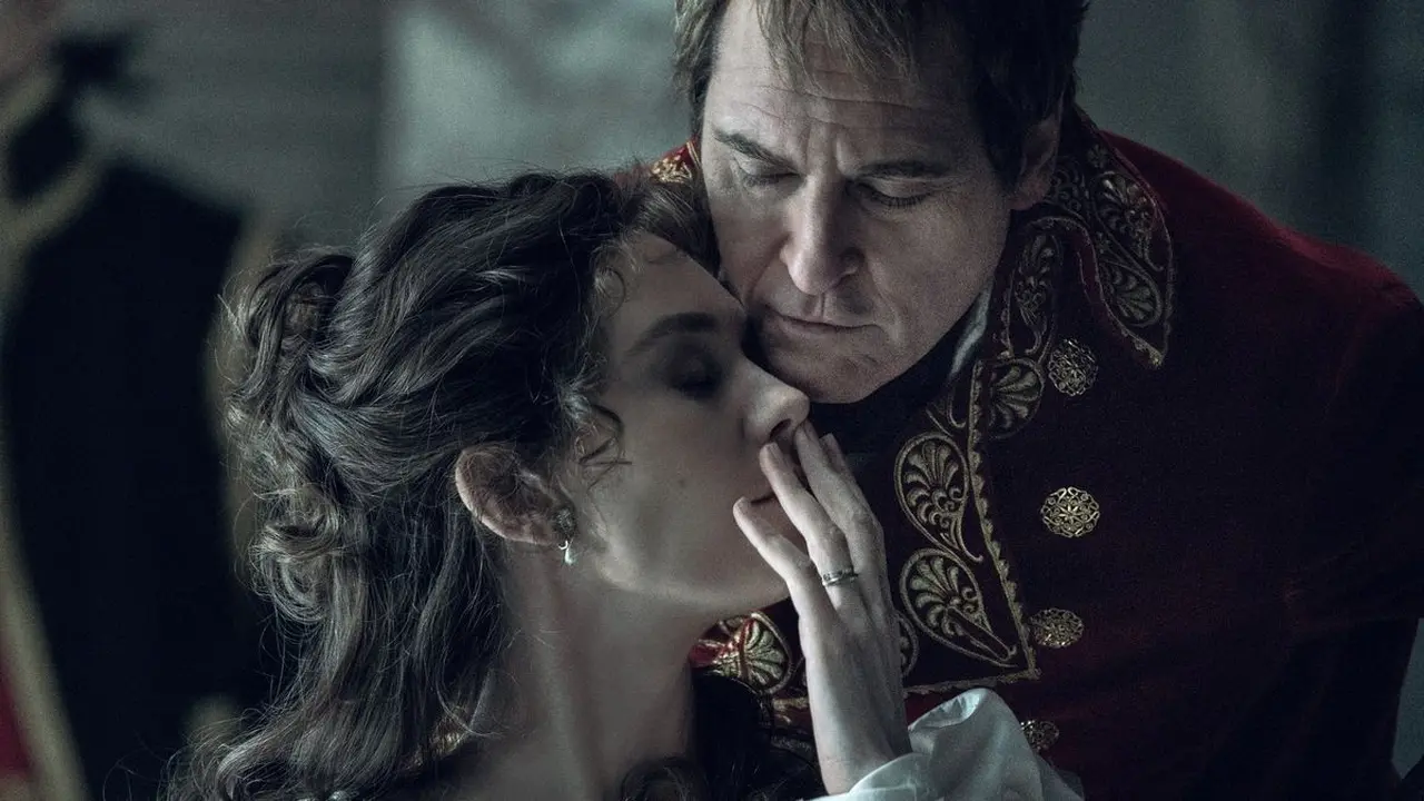 Joaquin Phoenix y Vanessa Kirby son los protagonistas de Napoleón