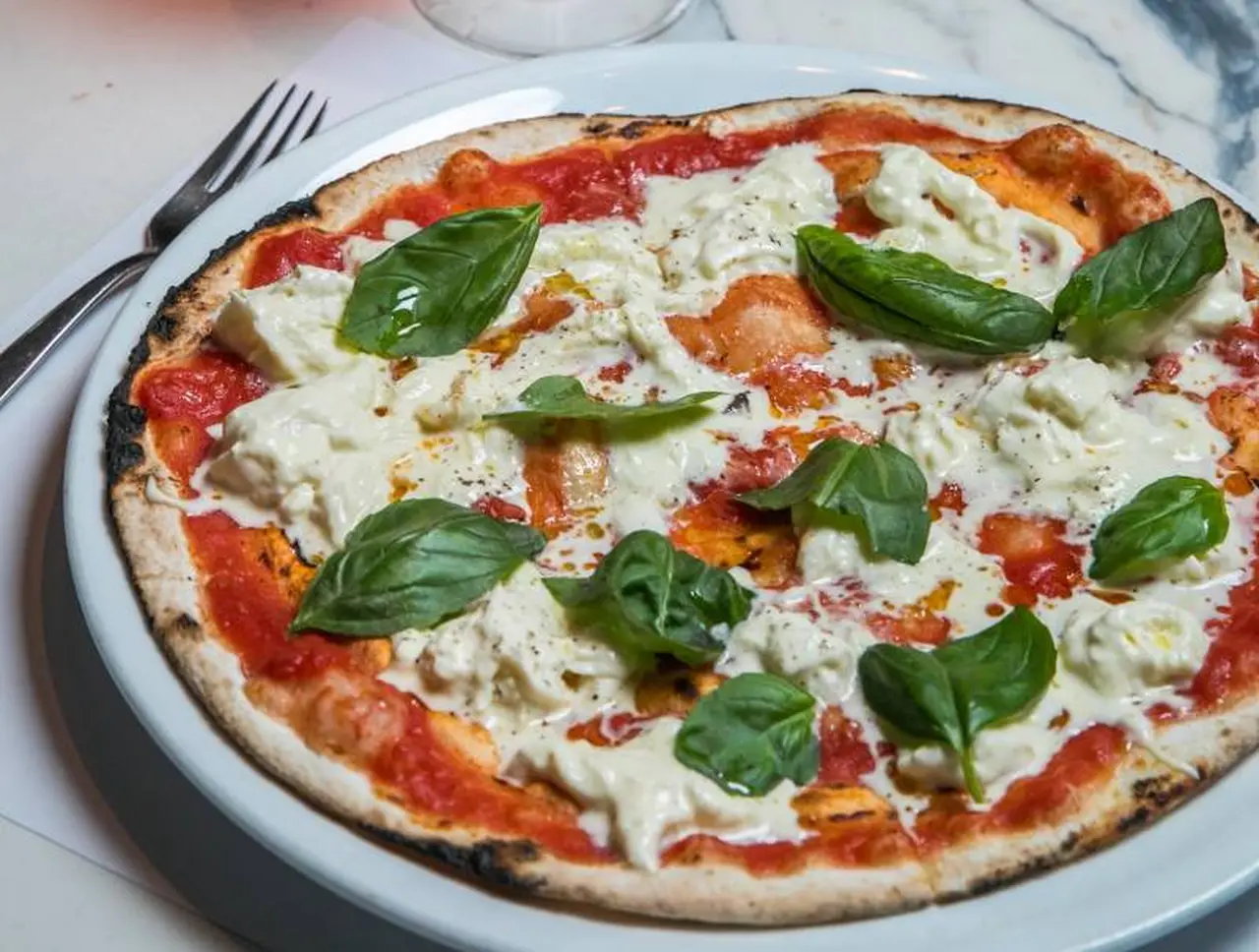 Pizza estilo romana en Cosi Mi Piace. 
