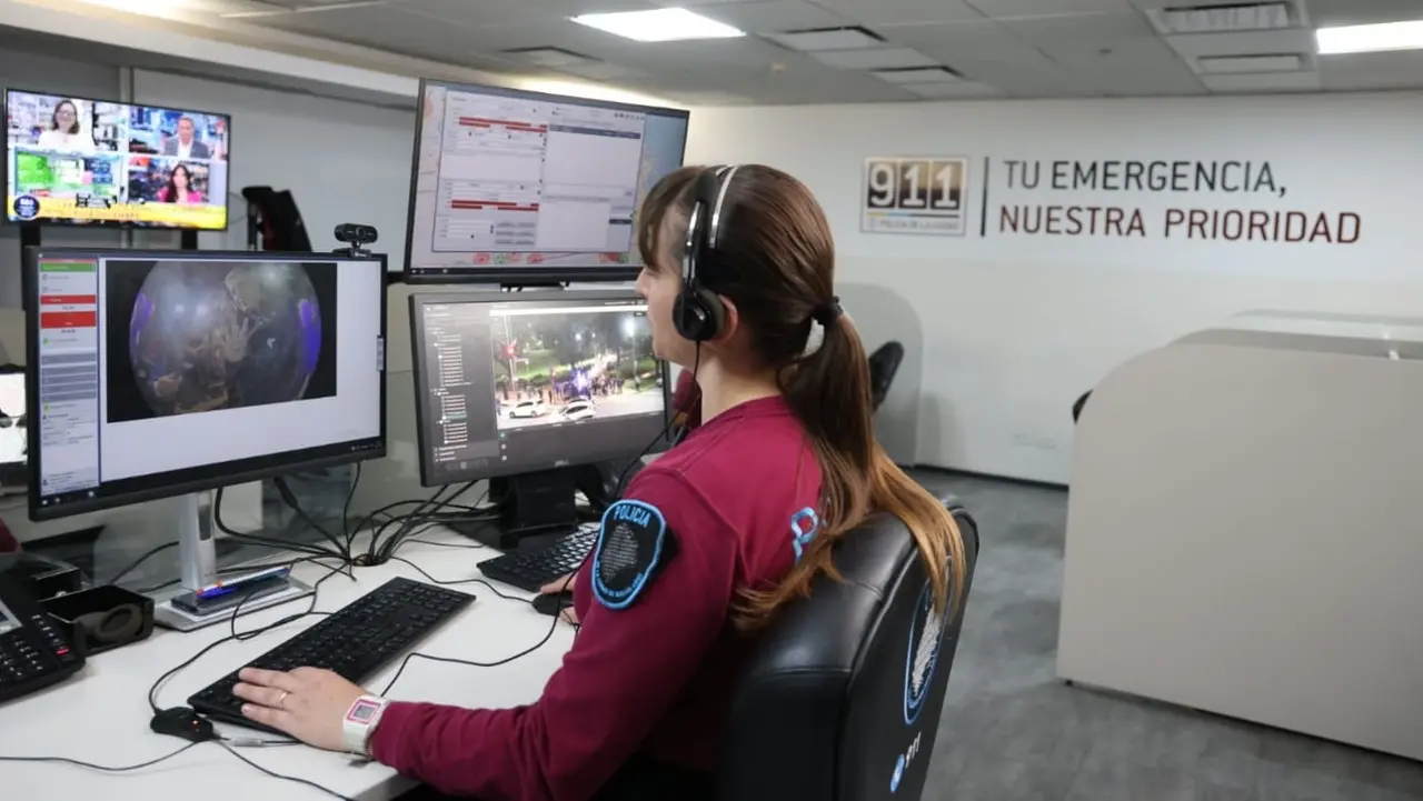 Cada tótem estará conectado al sistema 911 de la Policía.