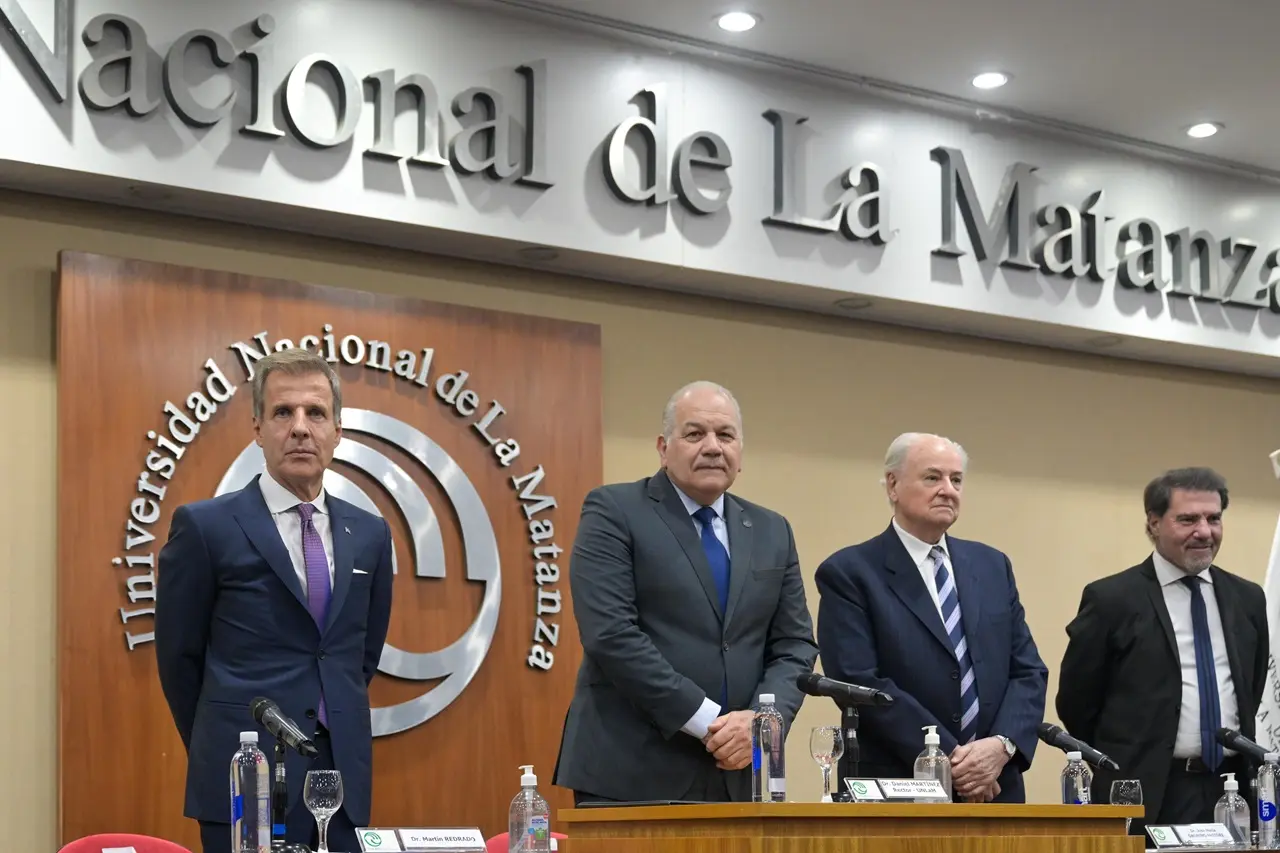 Martín Redrado es la sexta persona que recibe este reconocimiento por parte de la Universidad de La Matanza.