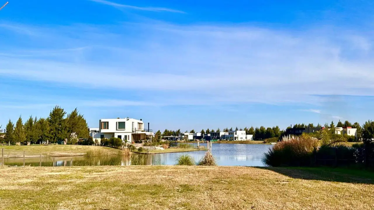 cómo participar de la subasta online de lotes en Baradero y un barrio náutico de Escobar 