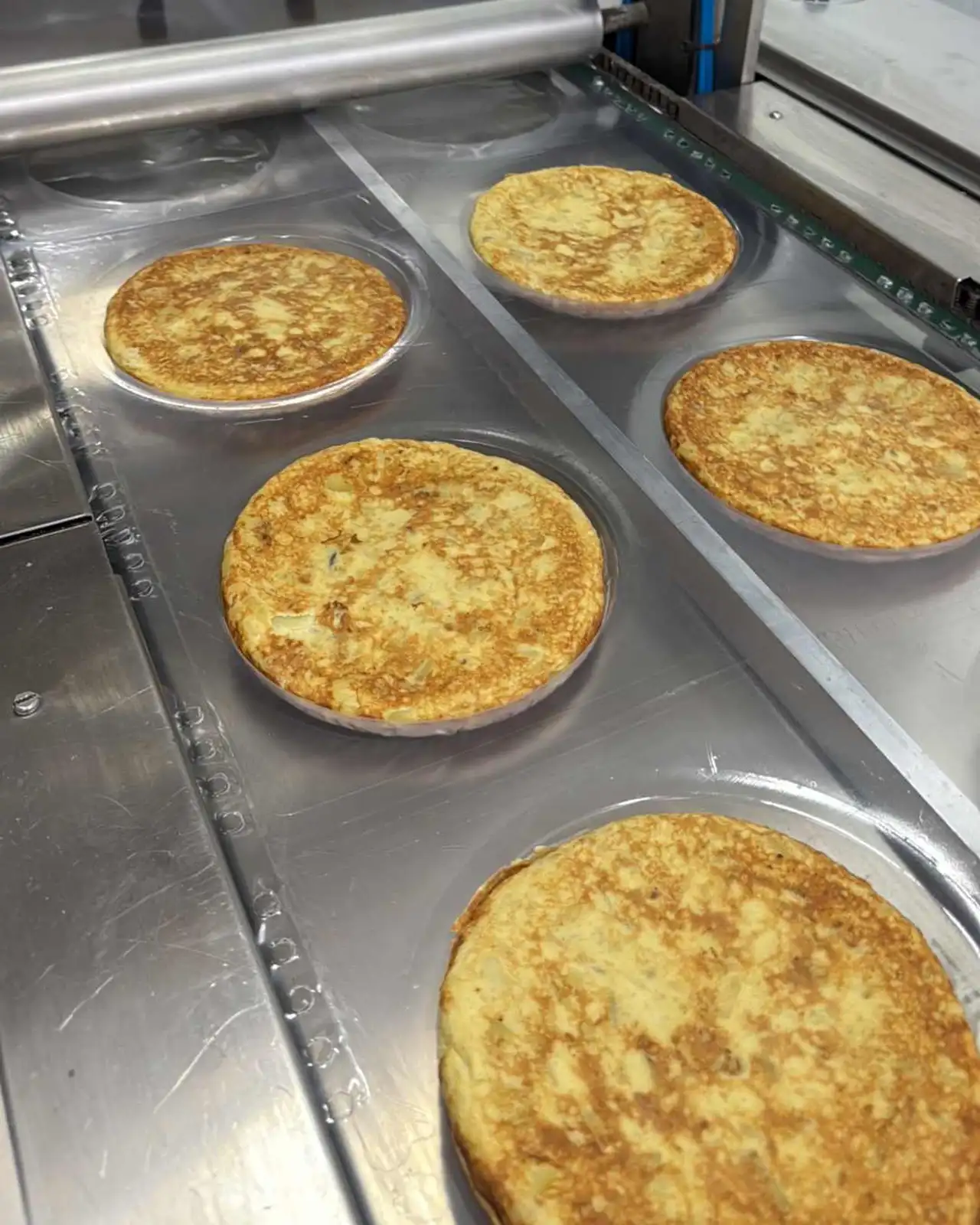 La planta está en Villa Lynch y tiene capacidad para producir 200.000 tortillas mensuales