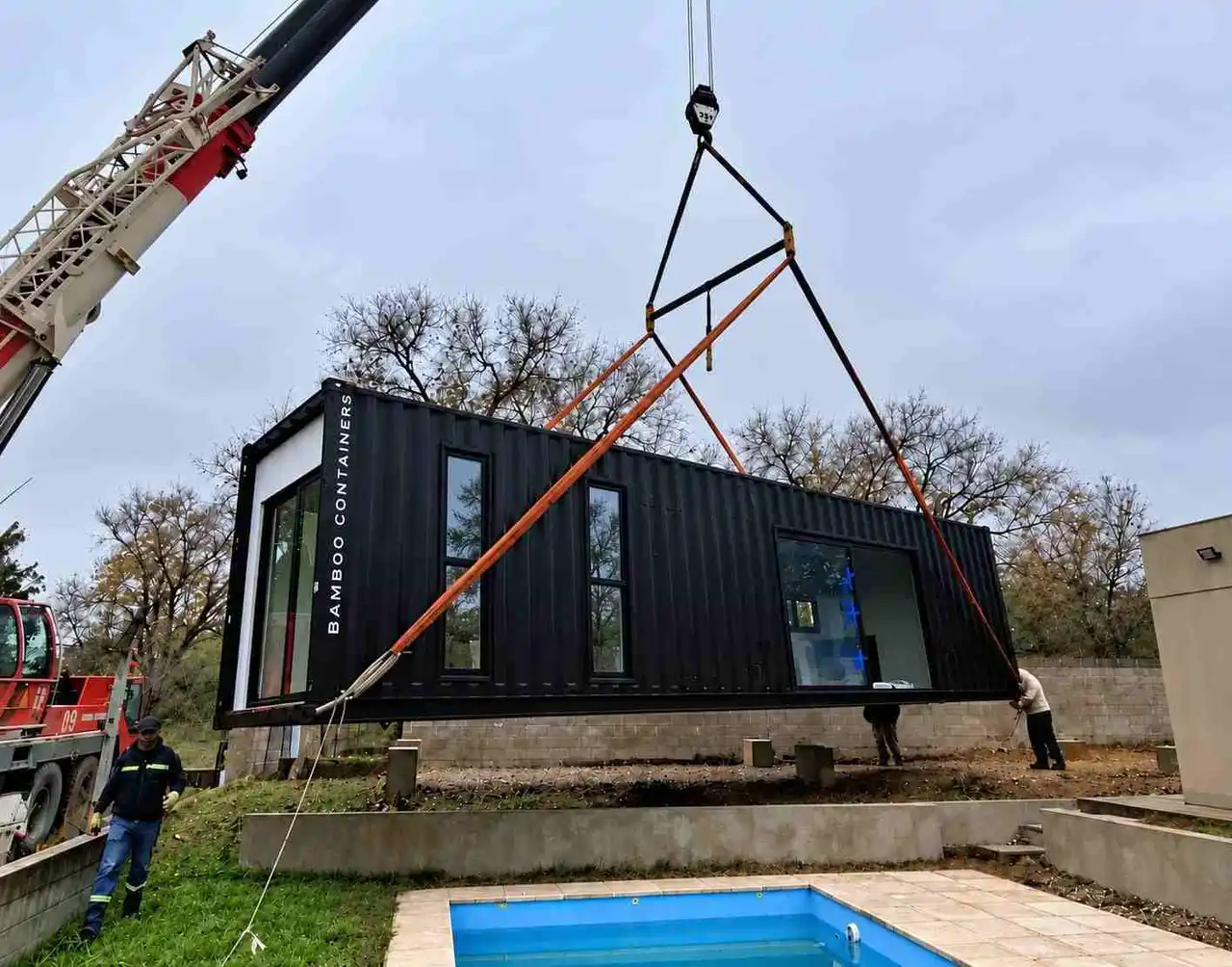 Cuenta con las instalaciones preparadas para futuras conexiones, pero no incluye los artefactos