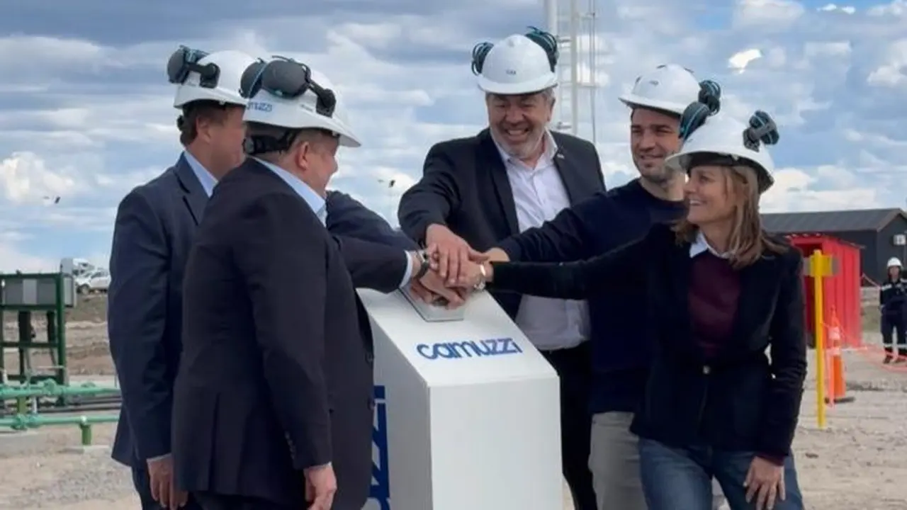 imagen de la inauguración del gasoducto cordillerano patagónico