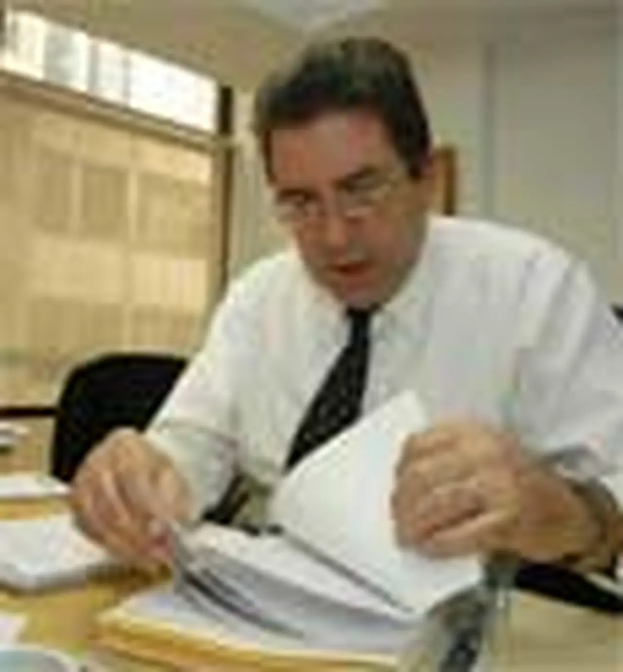 Trabajo recomienda a empresas contratar "en forma responsable"