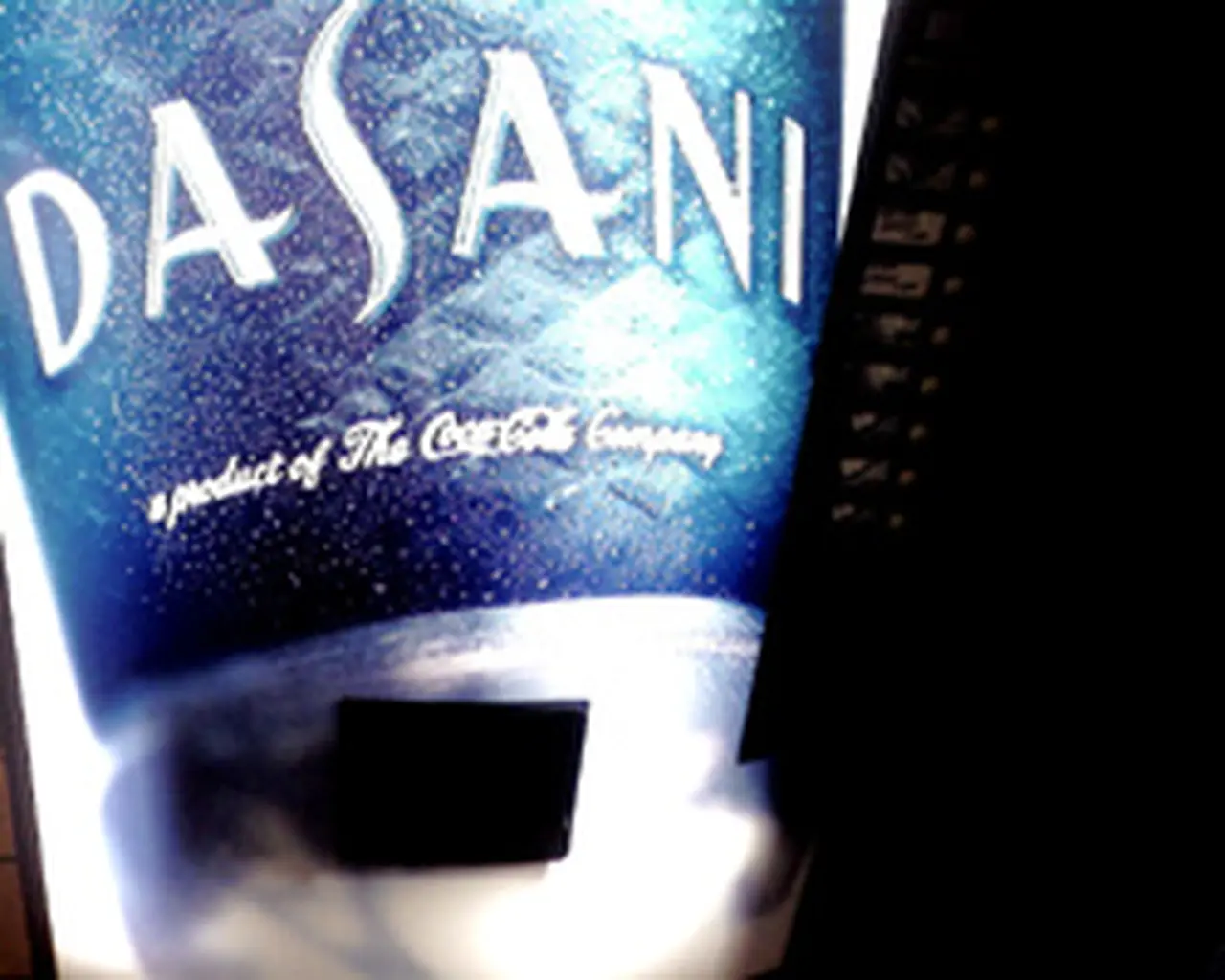 Activistas en protesta por las aguas Dasani