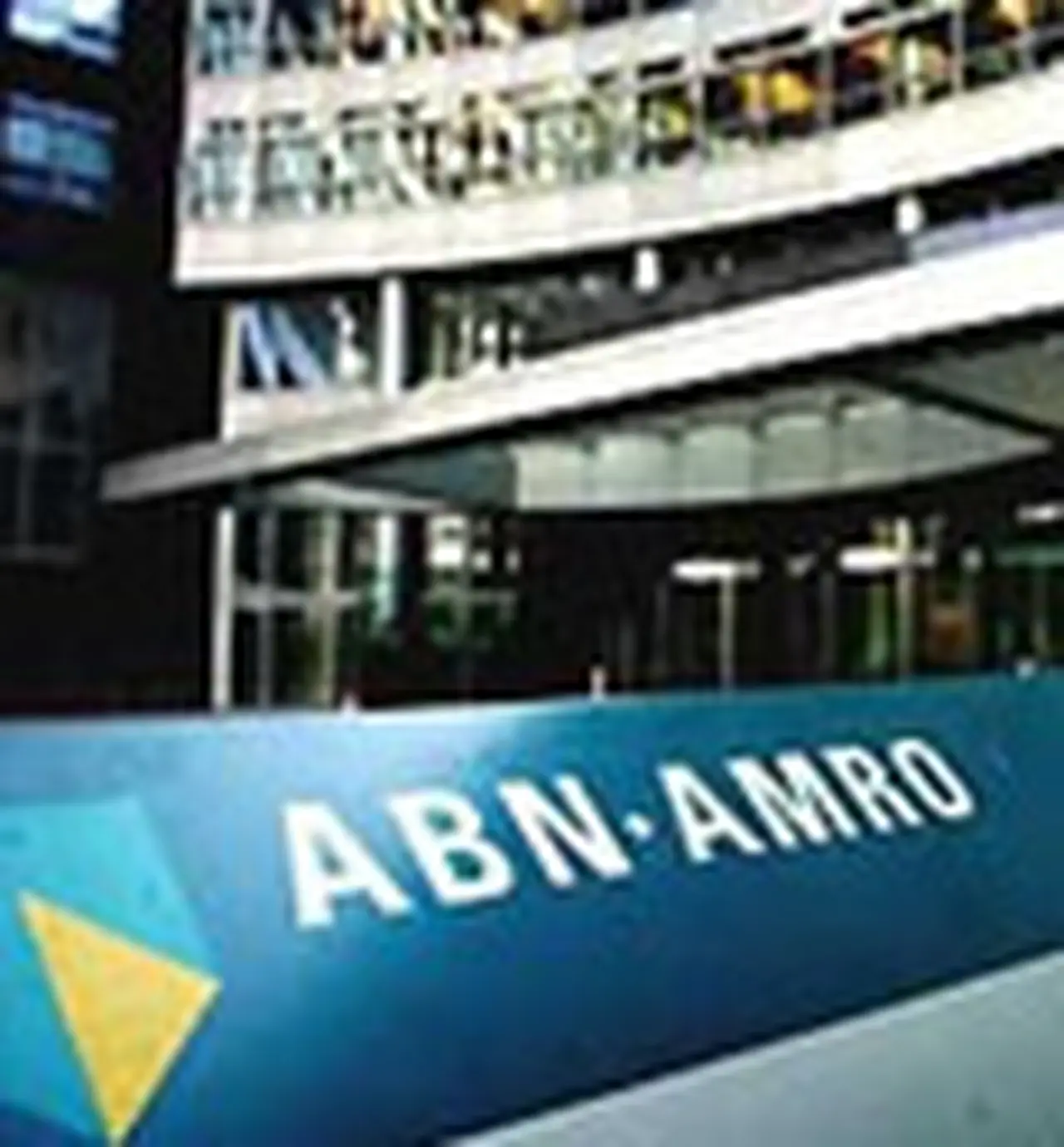 La oferta del Santader se cierra con un respaldo del 98,8%