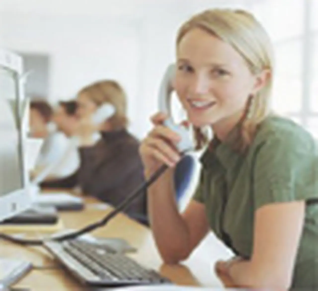 Por escasez de profesionales empresas recurren a estudiantes