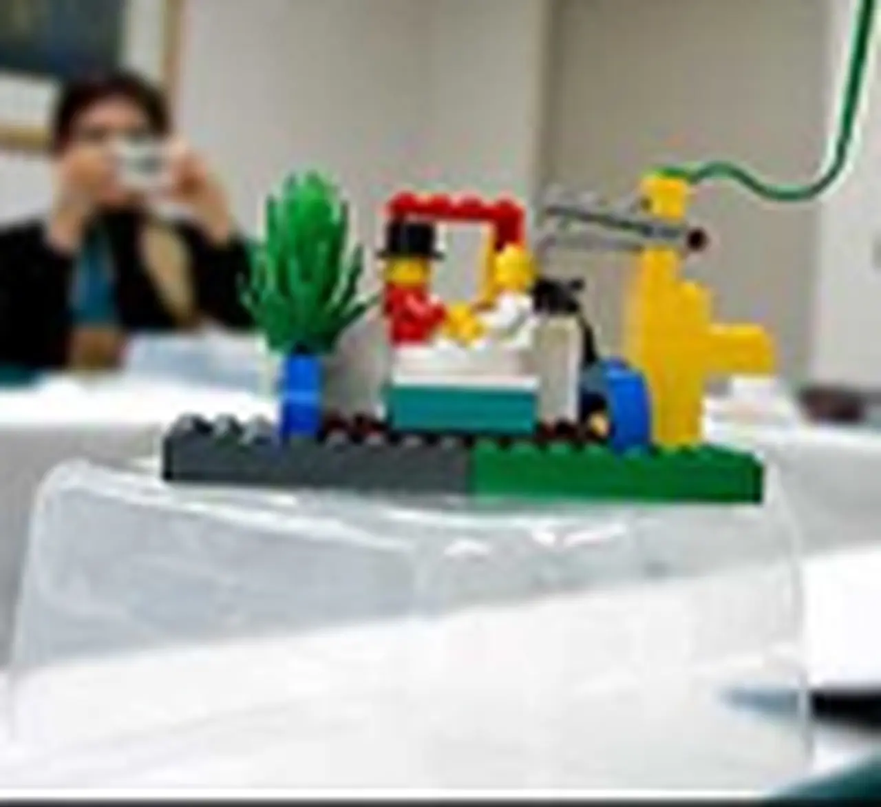 Las compañí­as recurren a los "ladrillitos" para integrar equipos