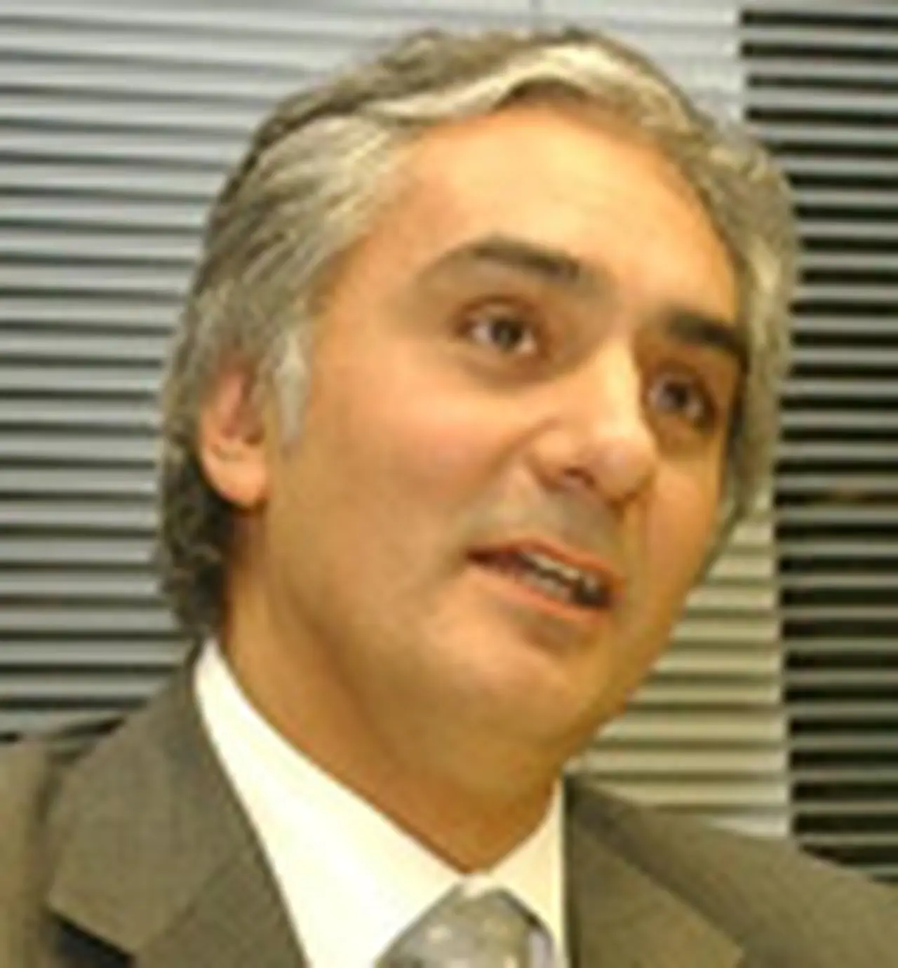 Montoya presentó nuevo sistema para cazar evasores