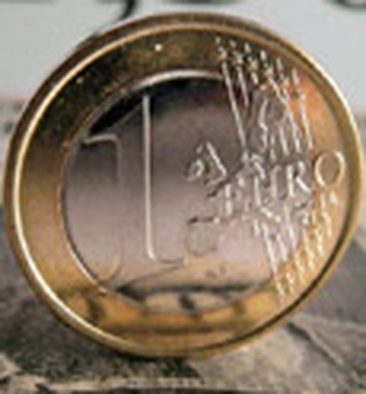 El euro alcanzó un nuevo récord al rozar los 1,49 dólares