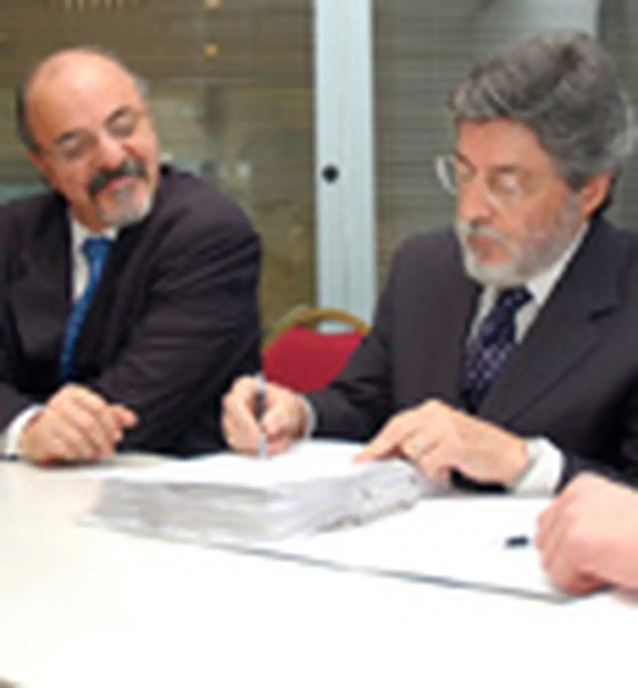 Comienza la implementación de la firma digital