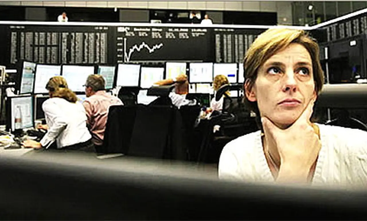La devaluación del peso golpeó a la Bolsa española, que cayó casi 4 por ciento