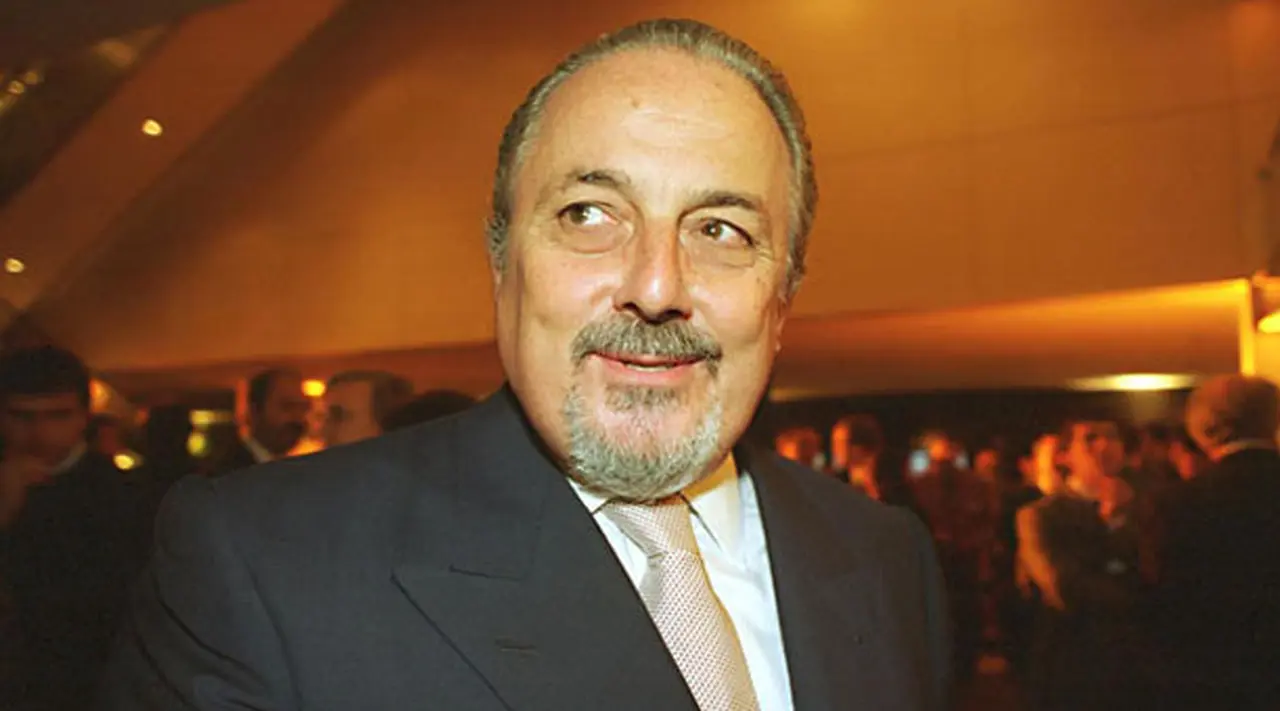 CIE se va del paí­s y Raúl Moneta se queda con Metro y Rock & Pop