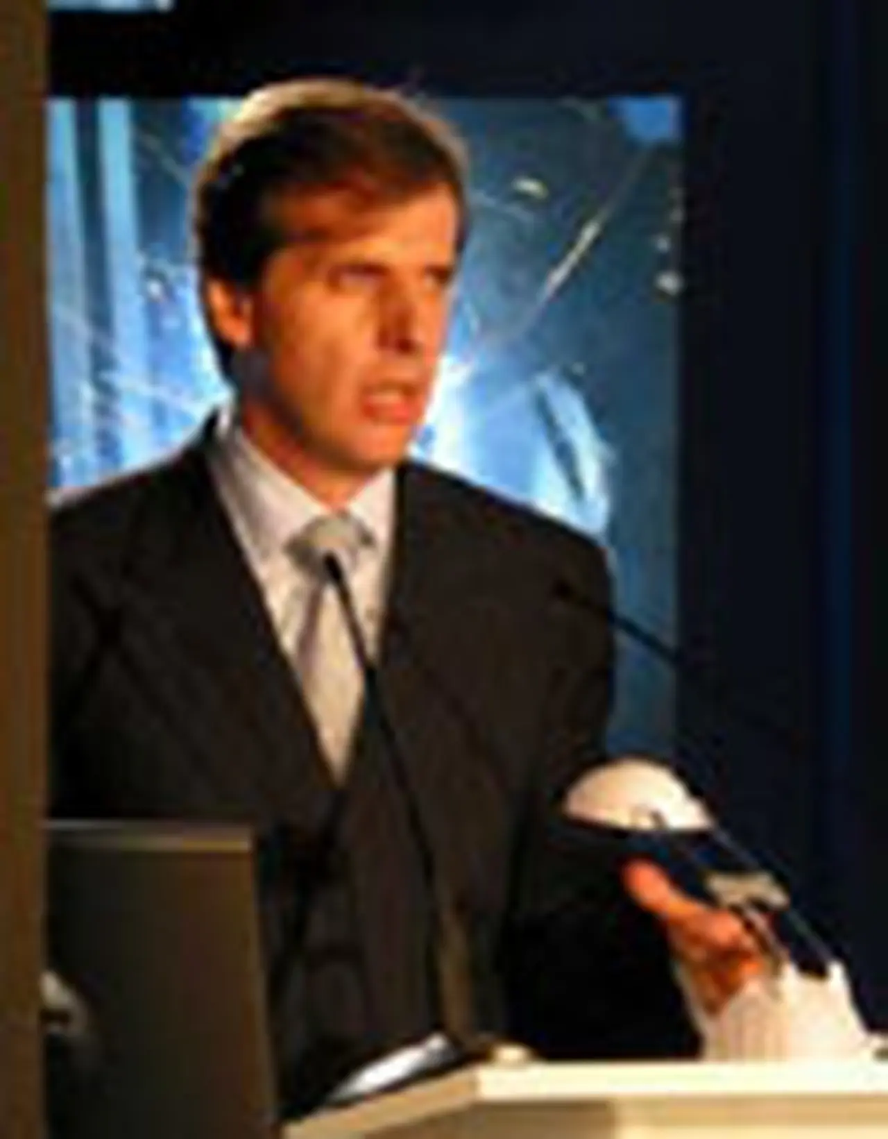 Redrado defendió las reservas para sostener polí­tica monetaria