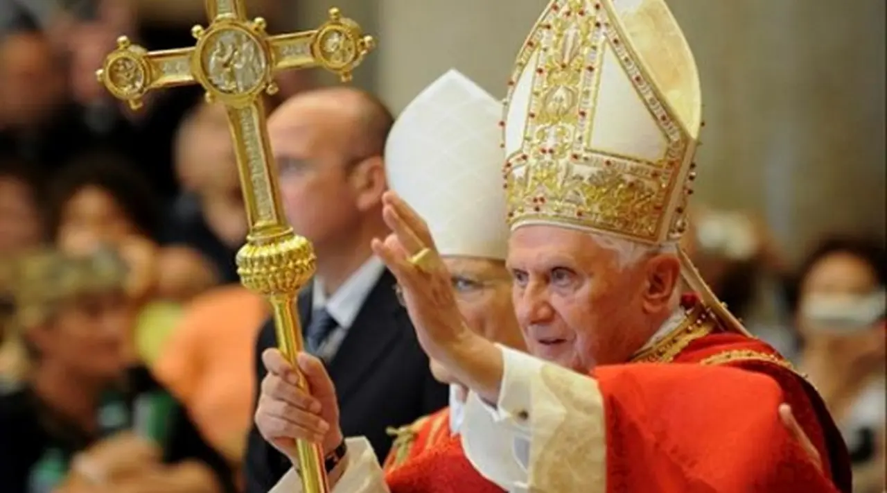 El Vaticano presenta la cuenta del Papa en Twitter: @pontifex