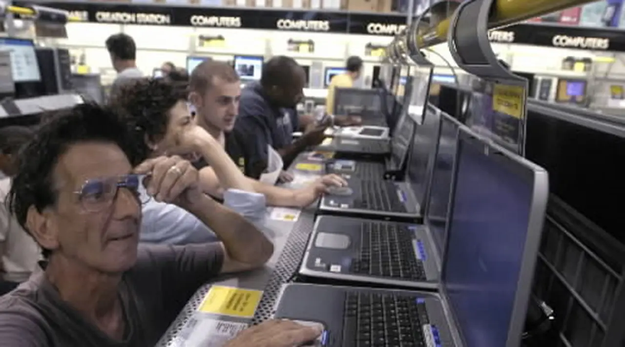 Compumundo anuncia alianza con Atkio para vender equipos y software para empresas