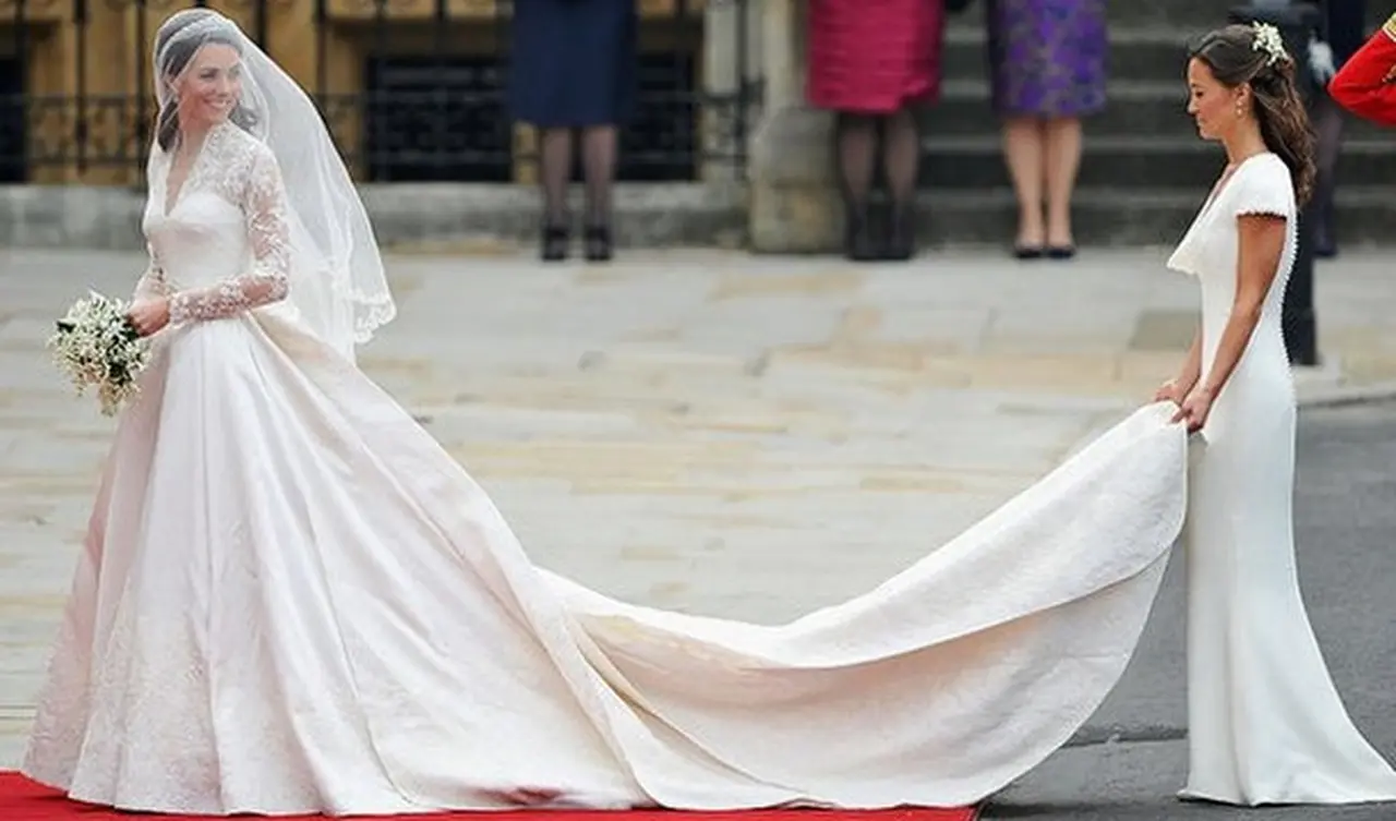 Vestirse como Kate Middleton el dí­a de su boda sólo cuesta u$s280
