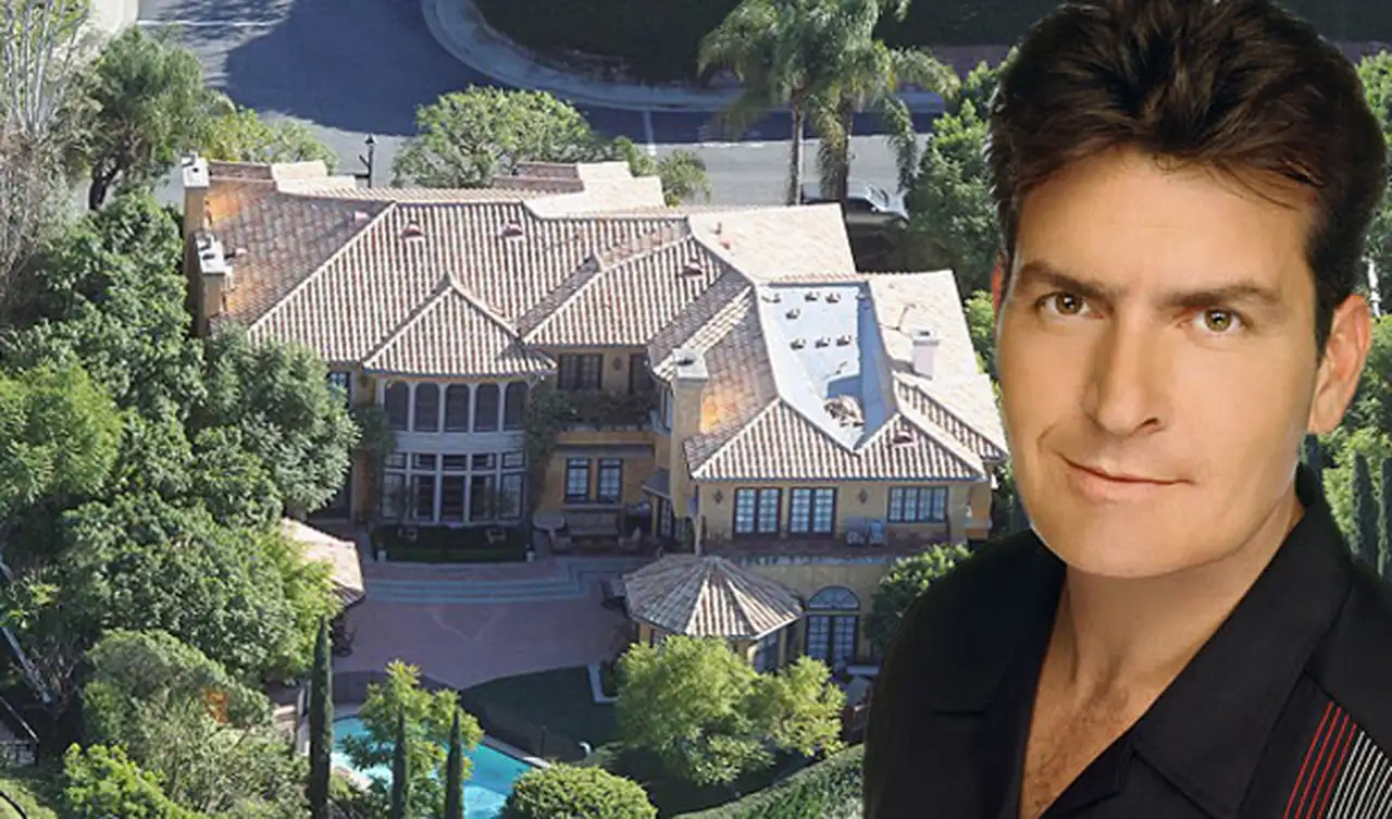 Charlie Sheen vende su mansión y un estudio porno quiere comprarla