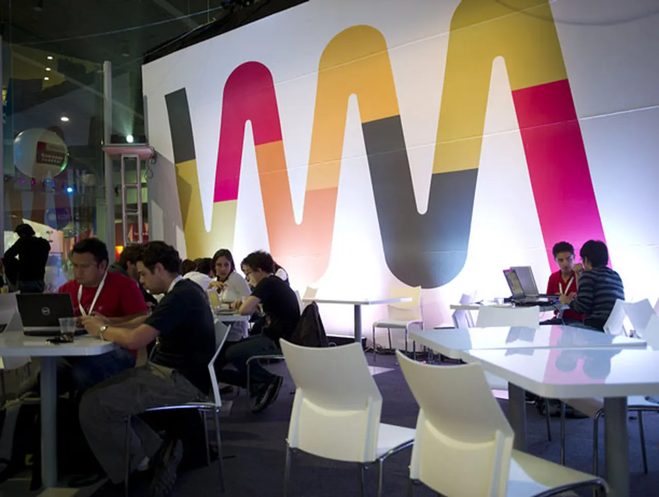 ¿Cuáles son las industrias "hot" donde Wayra recomienda que apunten los emprendedores?