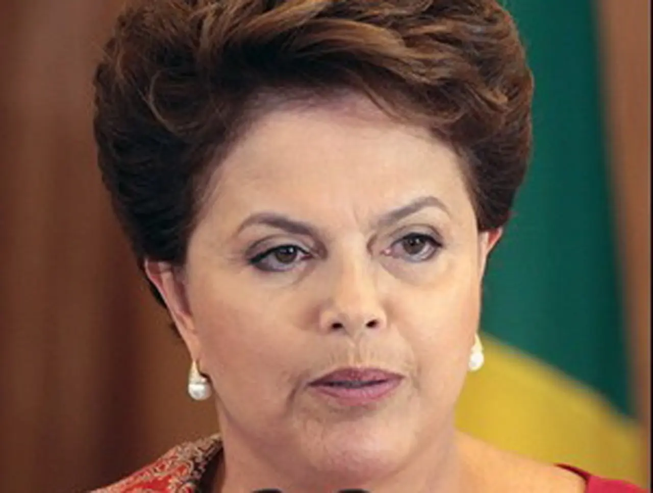 Rousseff endurece los requisitos para el ingreso de españoles a Brasil