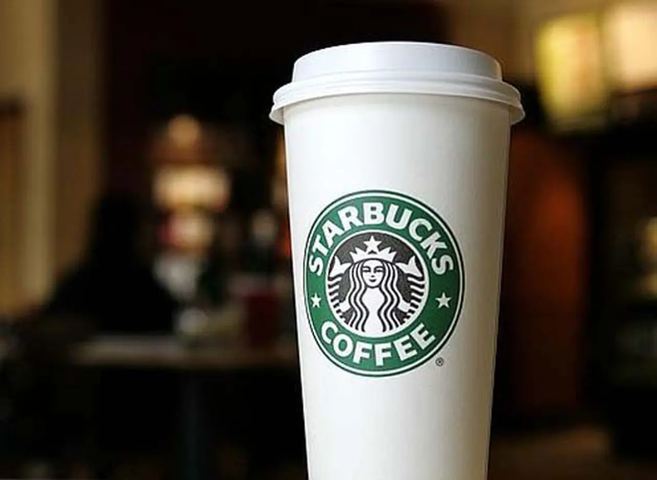 Entregas a domicilio, la nueva estrategia de Starbucks para captar clientes