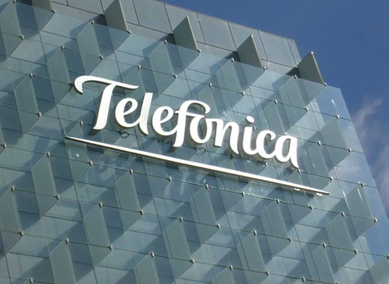 Telefónica promete inversiones por $36.000 millones pero reclama más espectro para 4G