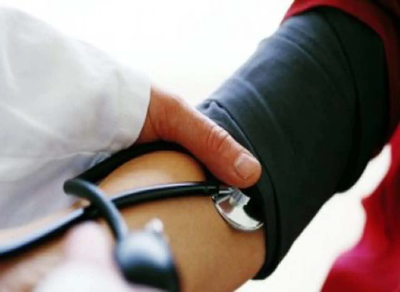 Afirman que no es bueno hacerse tantos chequeos médicos y crece la polémica