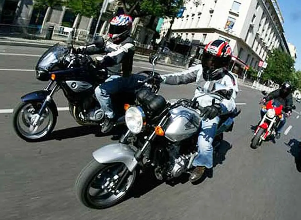 Los motoqueros celebran su dí­a con el blanqueo de más de 4.000 trabajadores