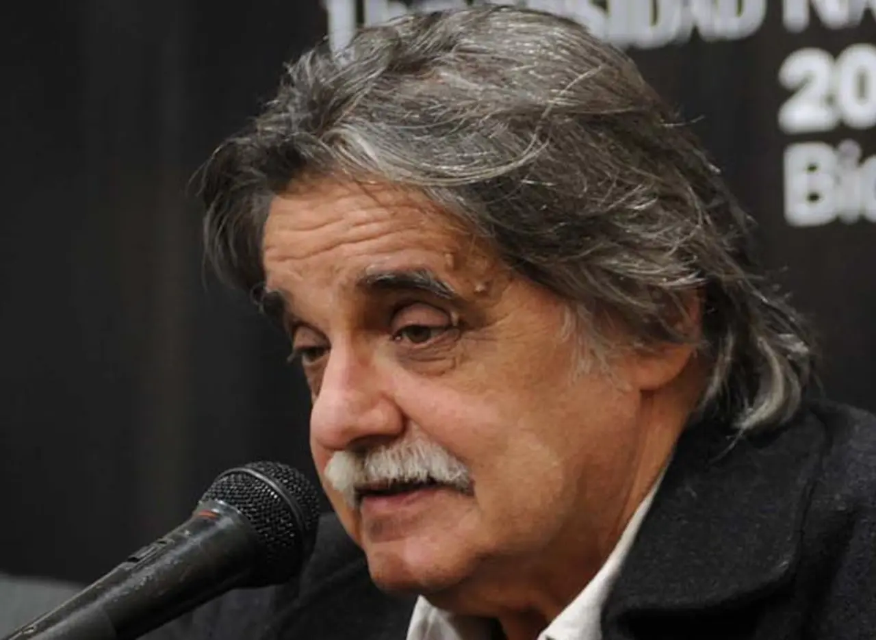 Horacio González: "Un par de taxis no me aceptaron el billete de $100 de Evita"