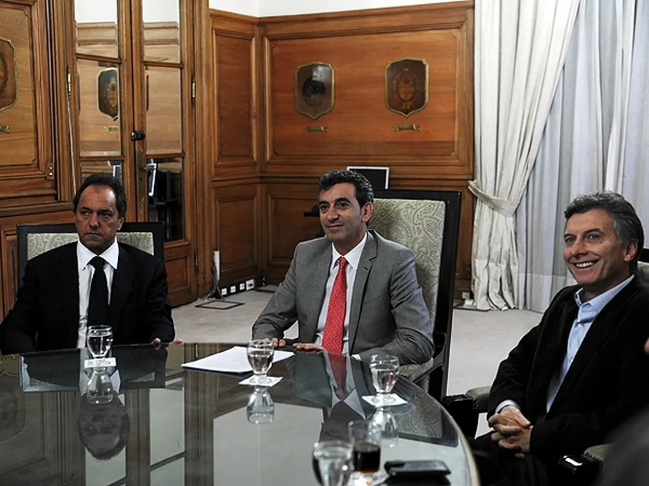 Randazzo citó a Macri para "evitar el aumento del subte"