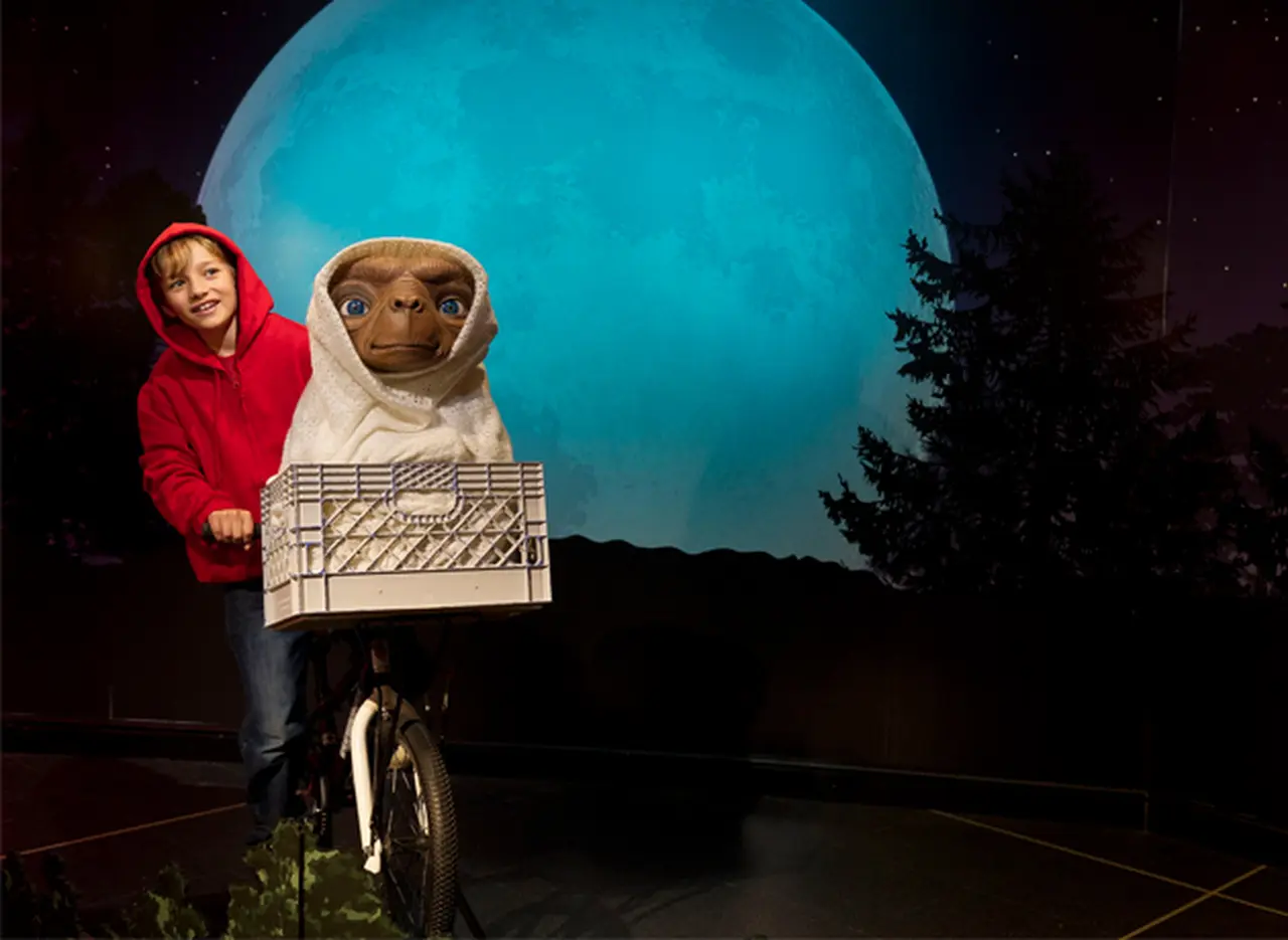 "E.T." celebra sus 30 años con una estatua de cera en el Madame Tussauds