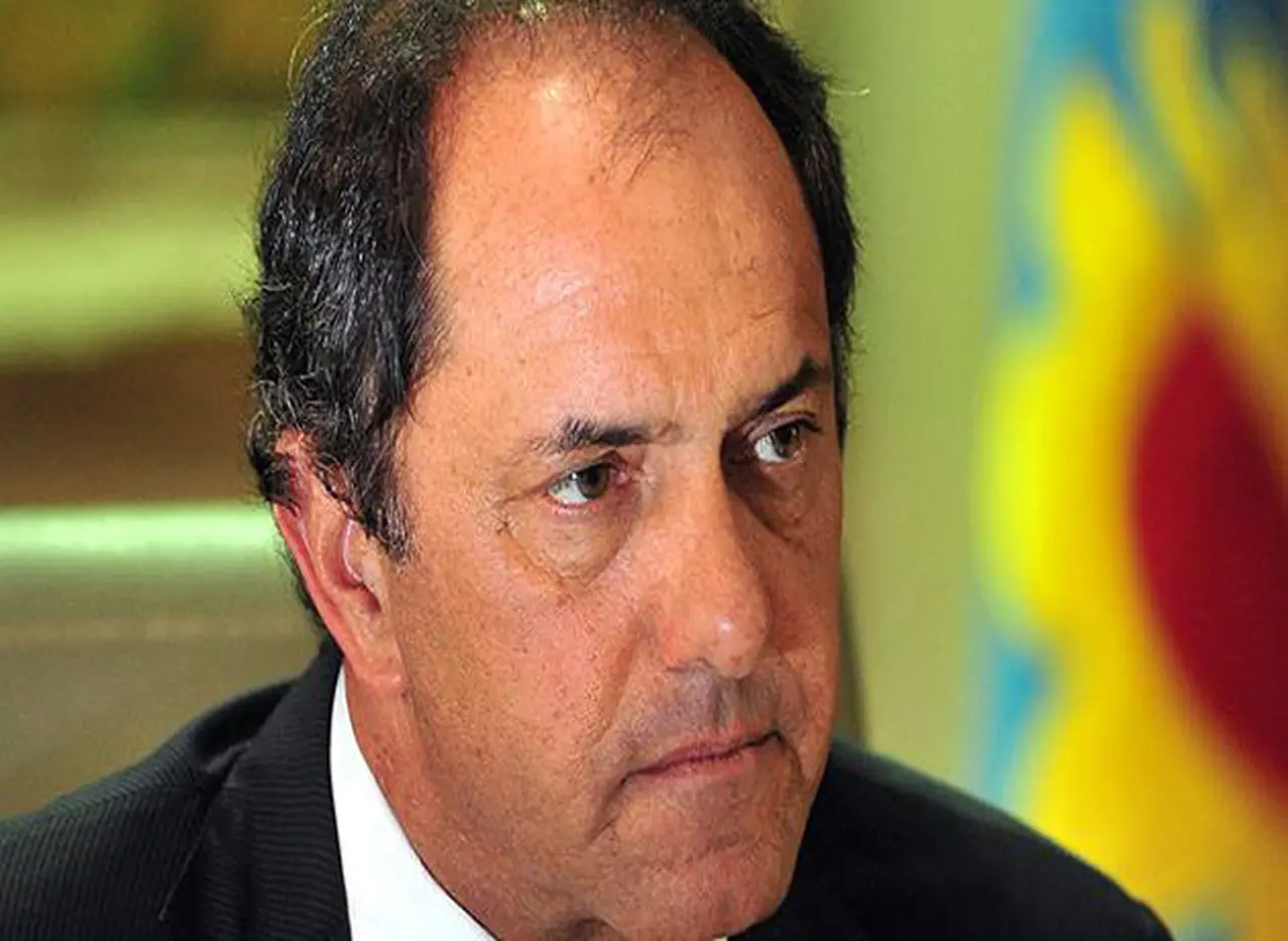 Para asfixiar a Scioli, el Gobierno frena emisión de deuda a la Provincia