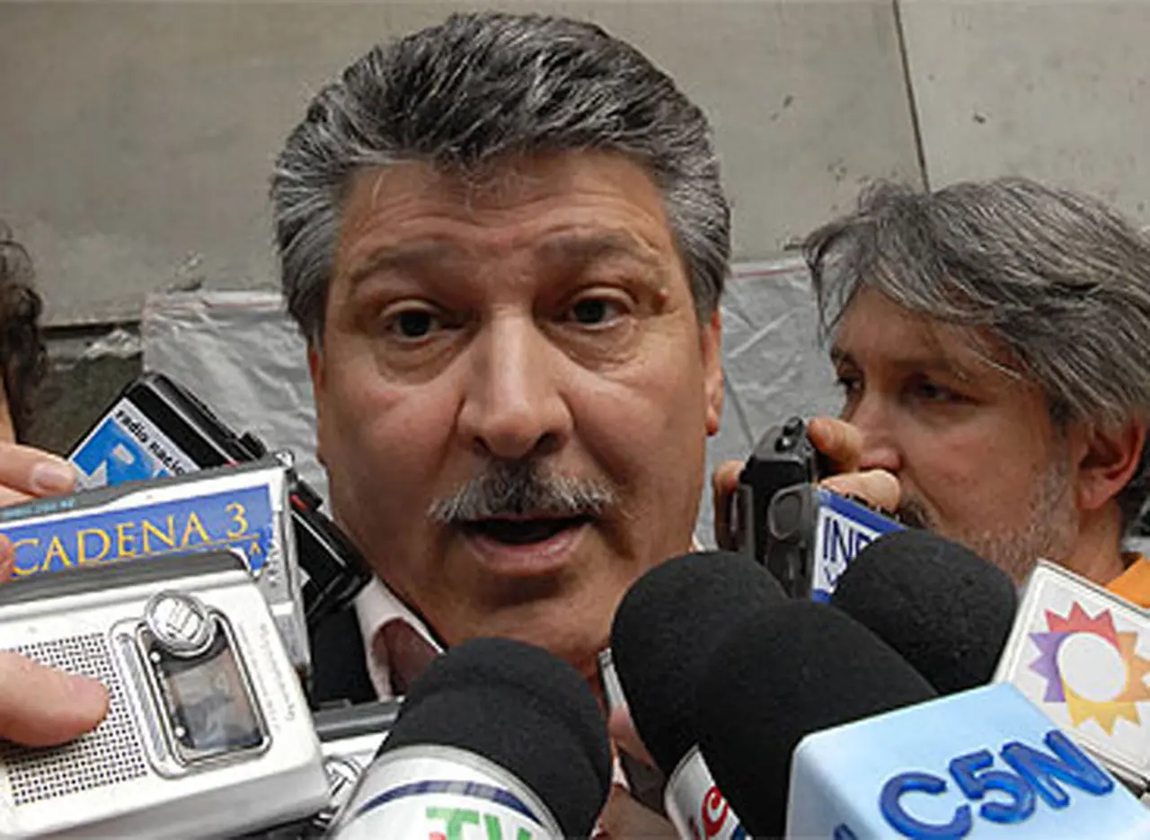 La Fraternidad acusó a Randazzo de montar un "show mediático" con los trenes