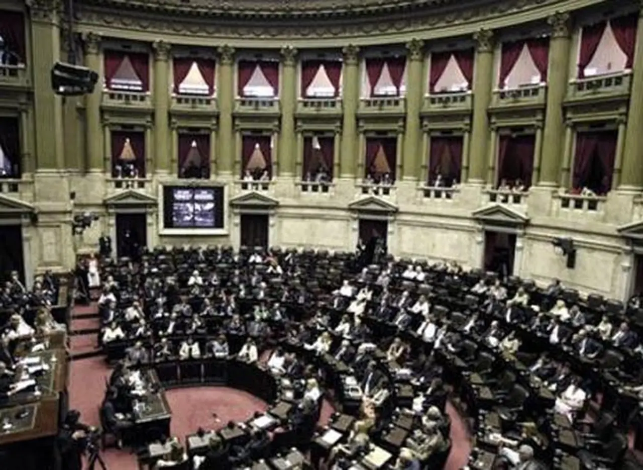 El Gobierno pierde fuerza en el Congreso y se aleja la reforma de la Constitución y el quórum