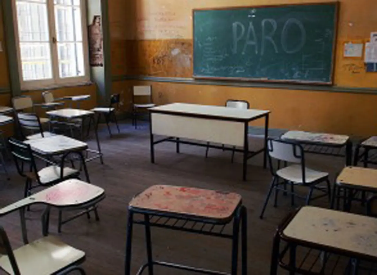 Docentes realizan otro paro en Provincia y Vidal les descontará el dí­a