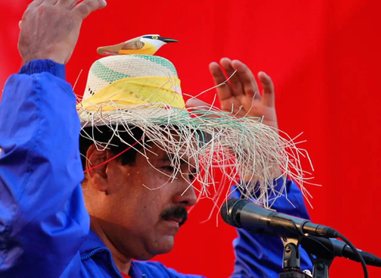 El "pajarito chiquitico", sumado a campaña venezolana: Maduro usó sugerente sombrero