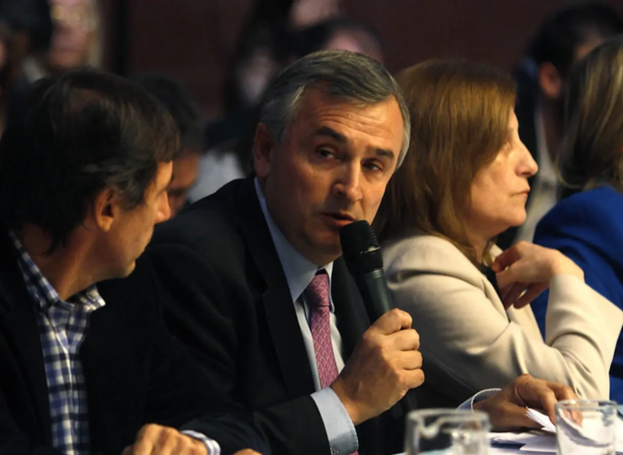 Las denuncias por corrupción y la inflación se colaron en el debate de comisión en el Senado