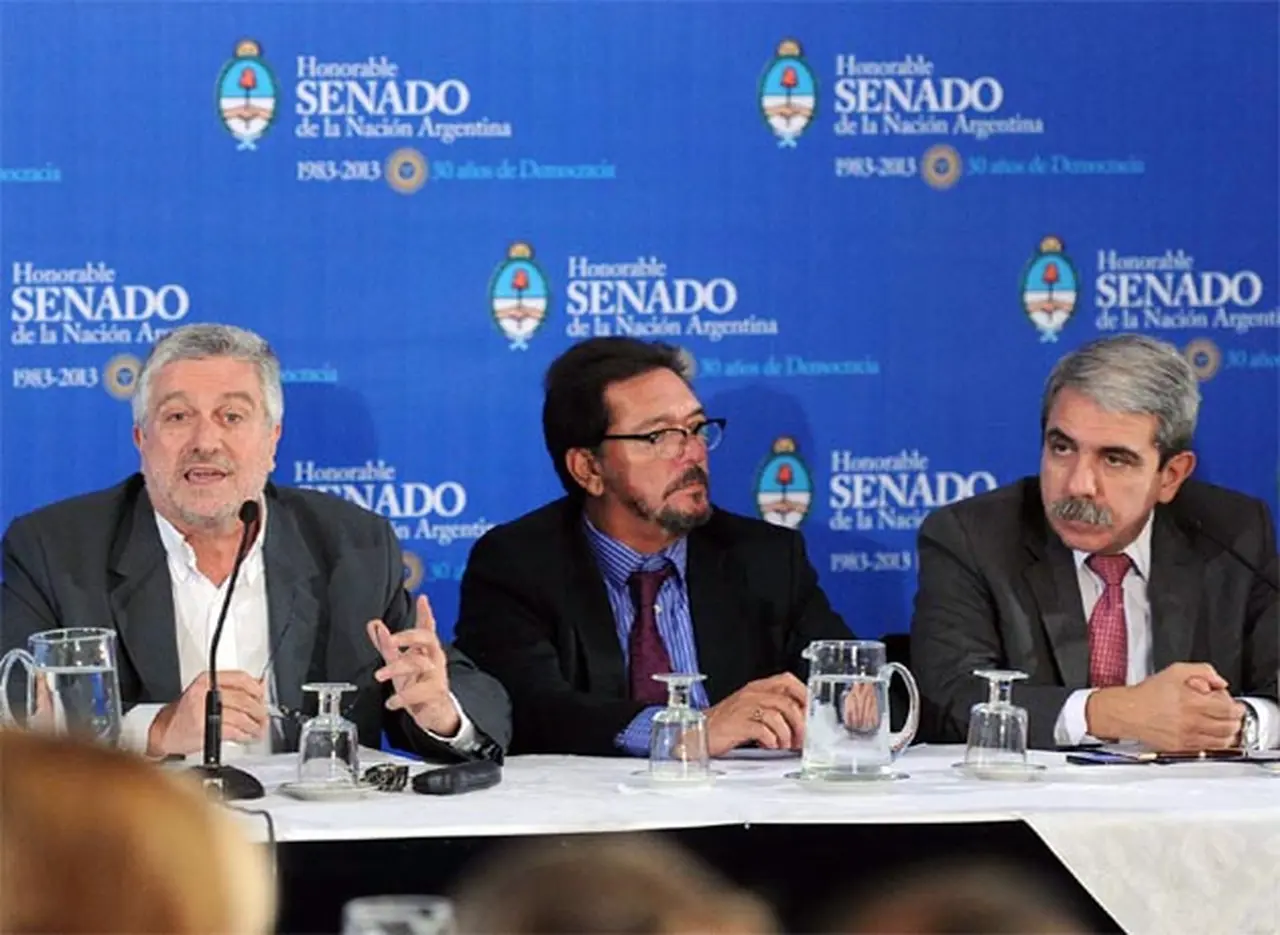 Con sólo un cambio, el oficialismo emitió dictamen de comisión sobre el blanqueo