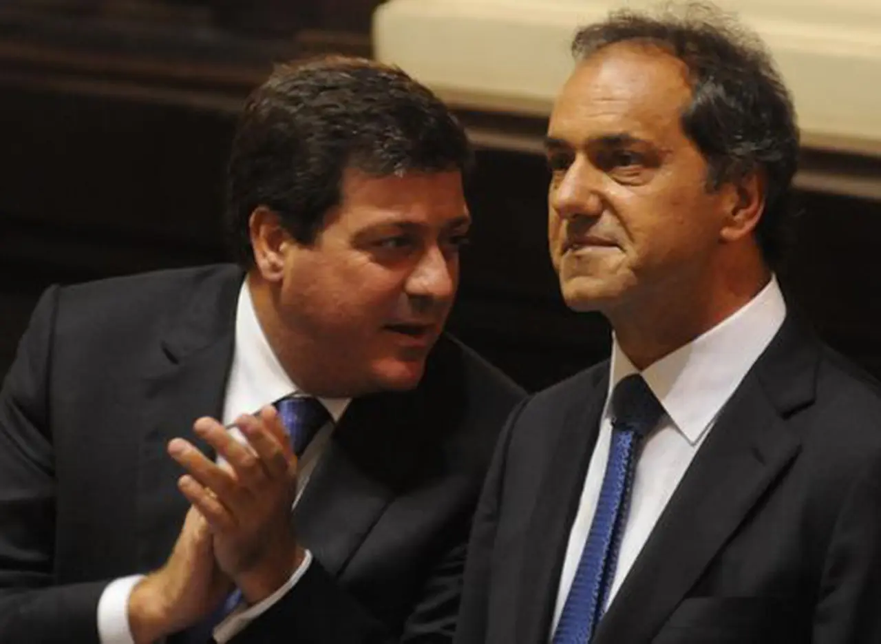 Ahora Mariotto defiende a Scioli: "Lo tientan para que traicione, pero él dice no"