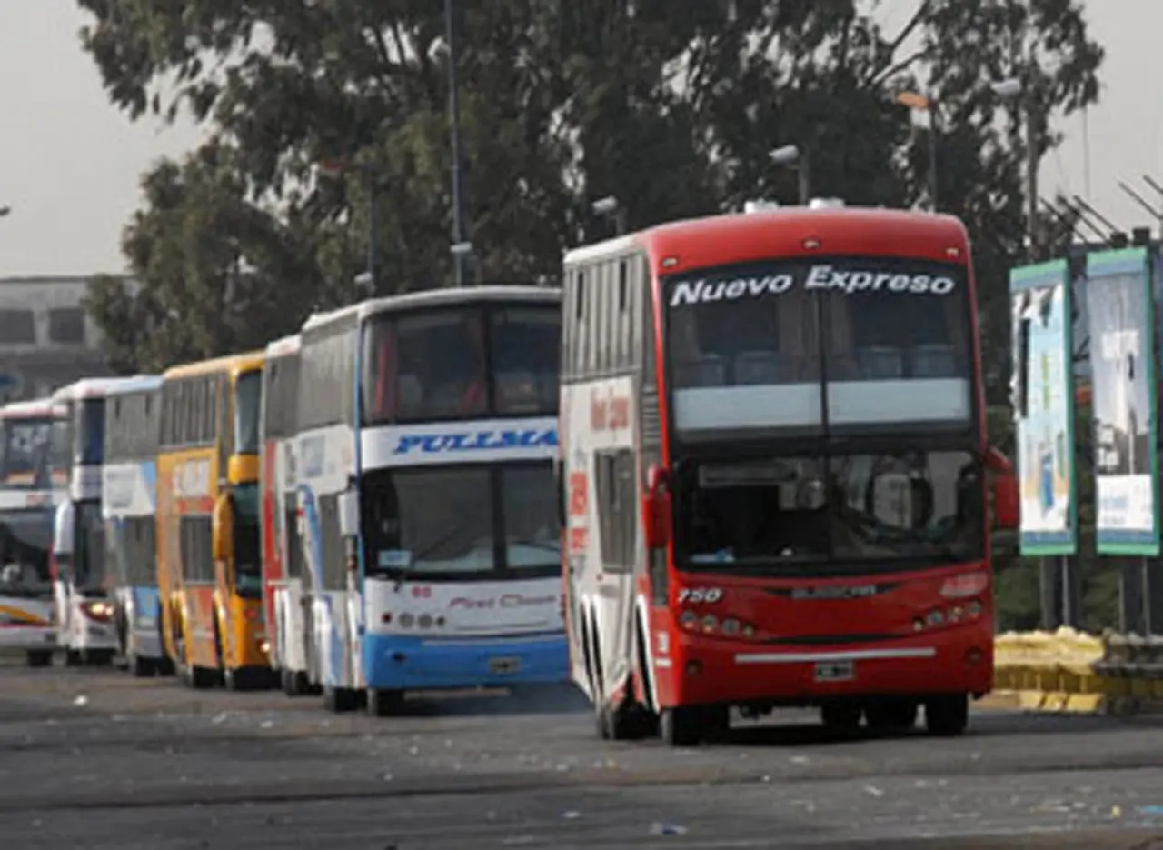 Choferes de larga distancia amenazan: "Si hoy no se pagan salarios con la suba habrá paro"