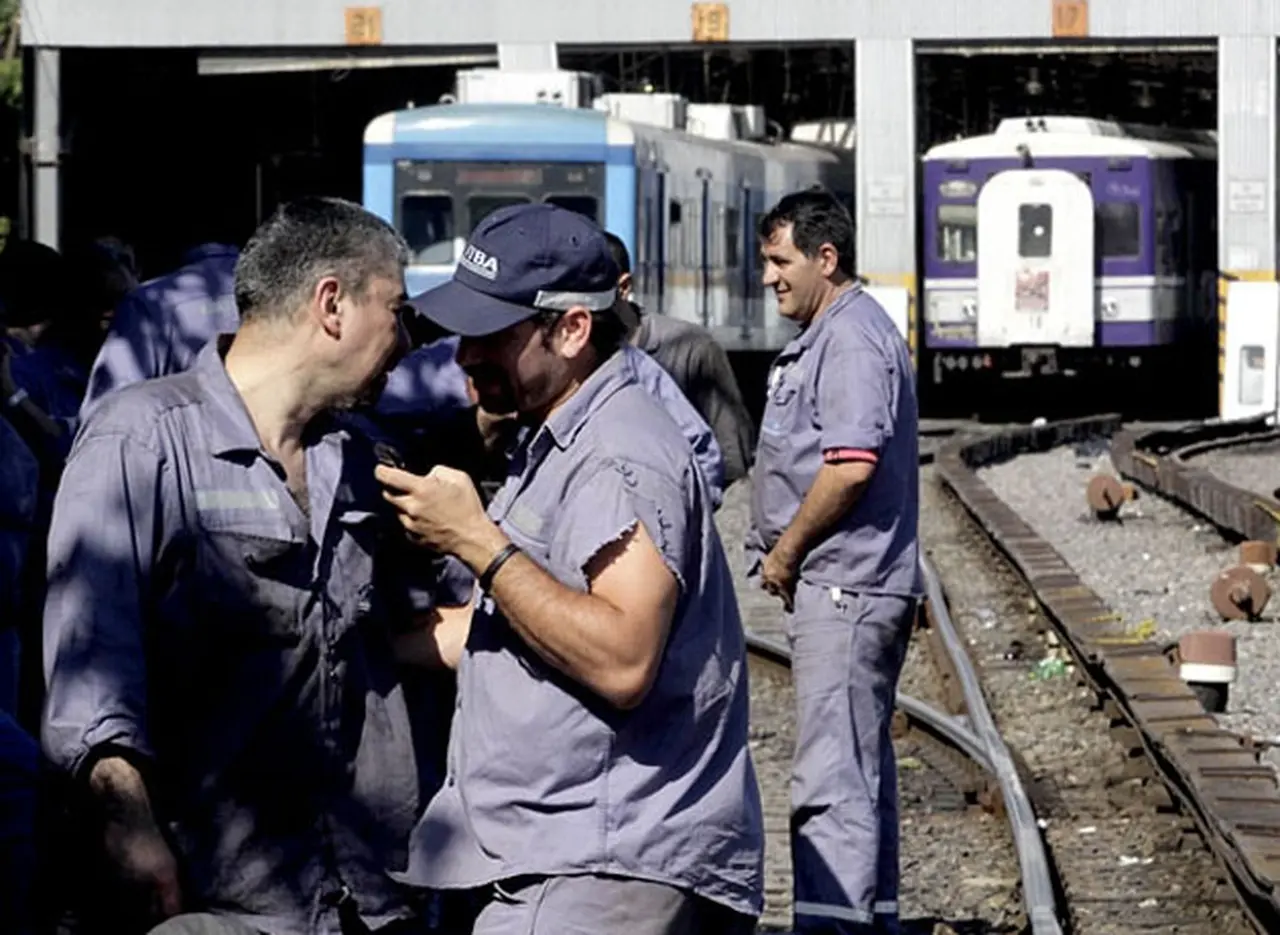 Realizan un sorpresivo paro de trenes en las lí­neas ferroviarias metropolitanas